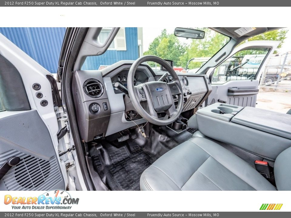 2012 Ford F250 Super Duty XL Regular Cab Chassis Oxford White / Steel Photo #19