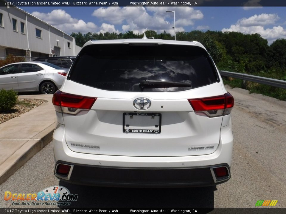 2017 Toyota Highlander Limited AWD Blizzard White Pearl / Ash Photo #16