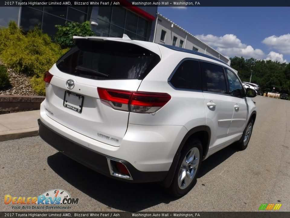 2017 Toyota Highlander Limited AWD Blizzard White Pearl / Ash Photo #17