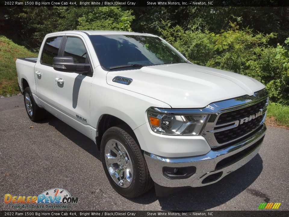 2022 Ram 1500 Big Horn Crew Cab 4x4 Bright White / Black/Diesel Gray Photo #4