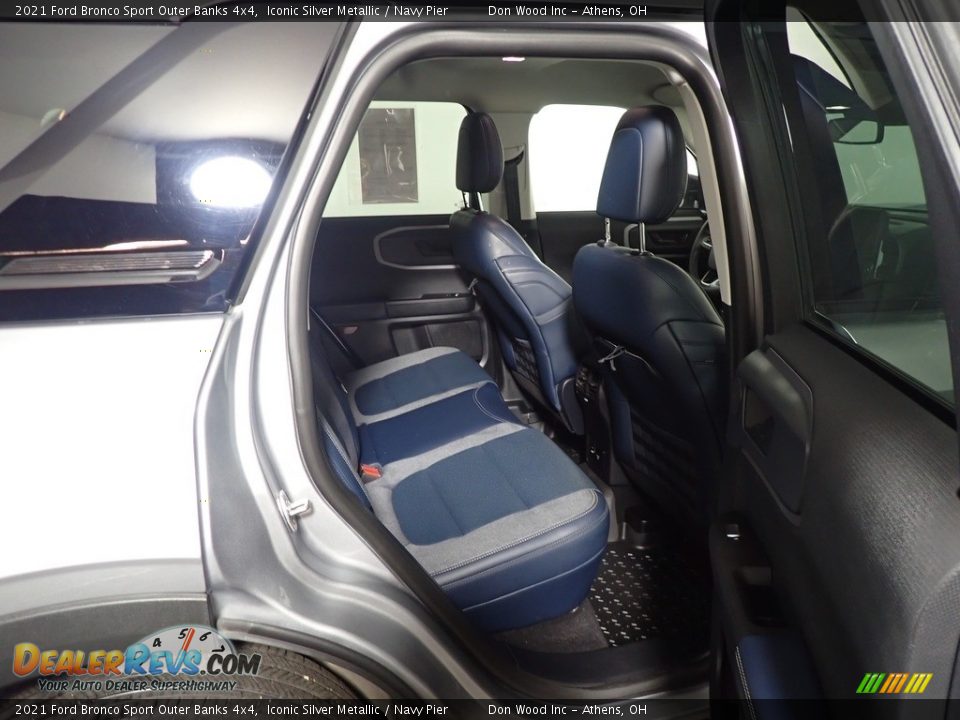 2021 Ford Bronco Sport Outer Banks 4x4 Iconic Silver Metallic / Navy Pier Photo #35