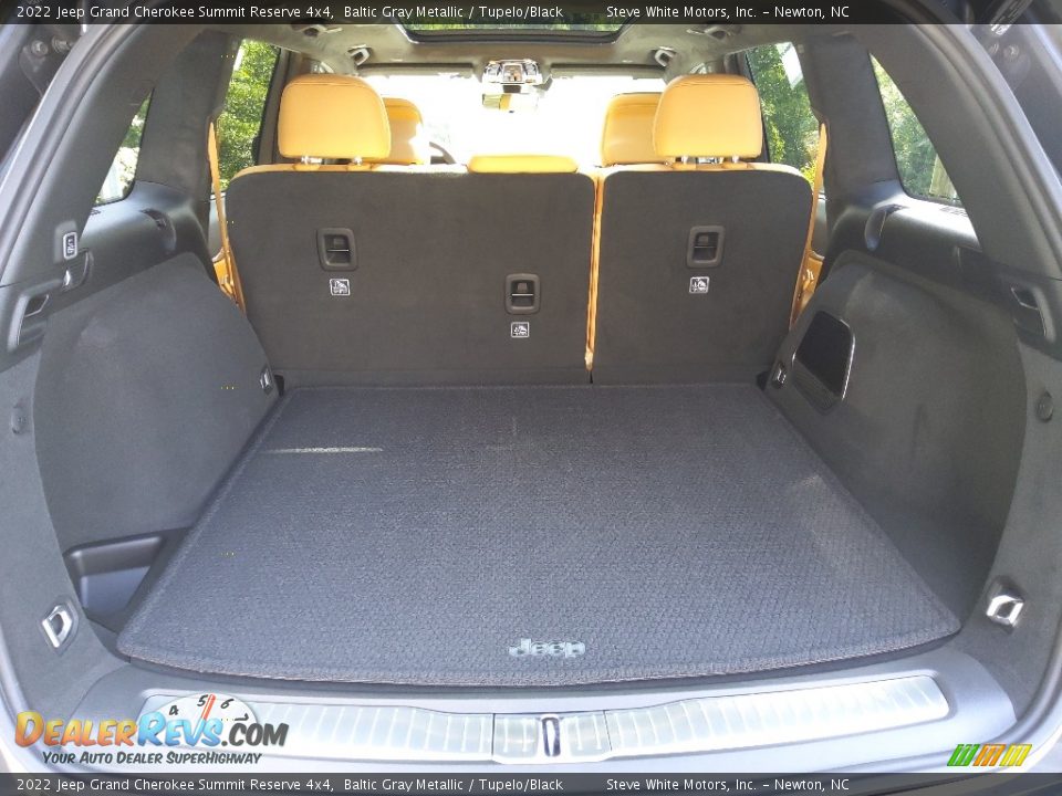 2022 Jeep Grand Cherokee Summit Reserve 4x4 Trunk Photo #16