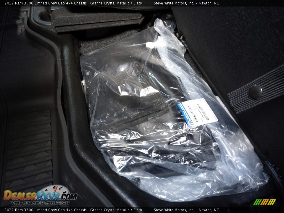 2022 Ram 3500 Limited Crew Cab 4x4 Chassis Granite Crystal Metallic / Black Photo #14