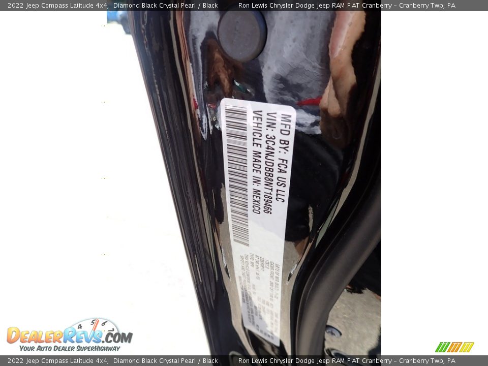 2022 Jeep Compass Latitude 4x4 Diamond Black Crystal Pearl / Black Photo #20