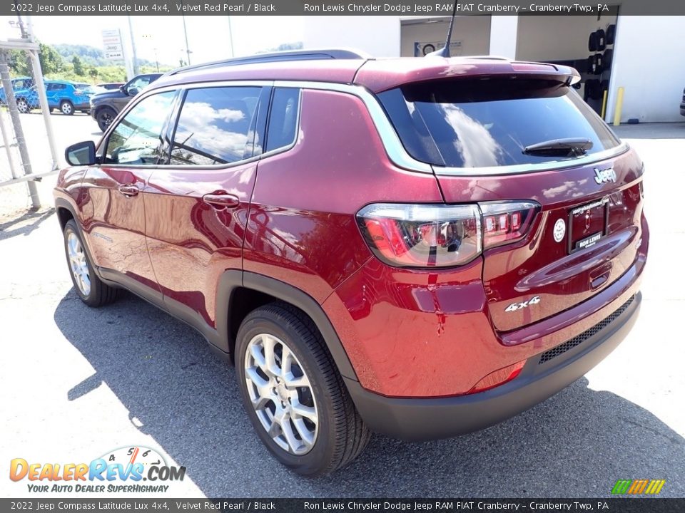 2022 Jeep Compass Latitude Lux 4x4 Velvet Red Pearl / Black Photo #3