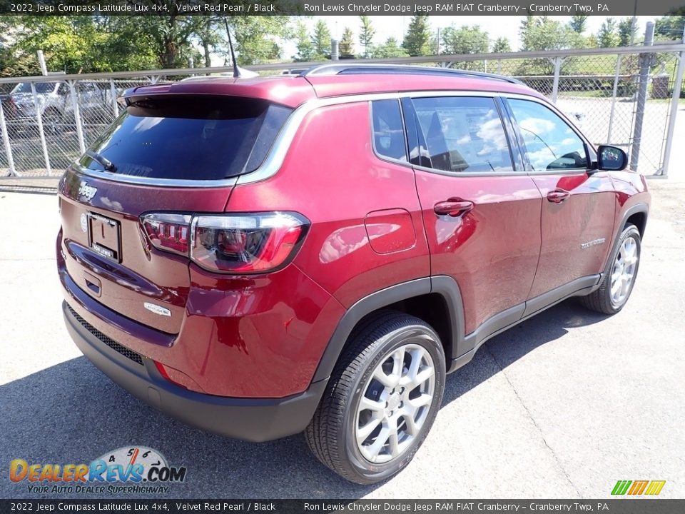 2022 Jeep Compass Latitude Lux 4x4 Velvet Red Pearl / Black Photo #5