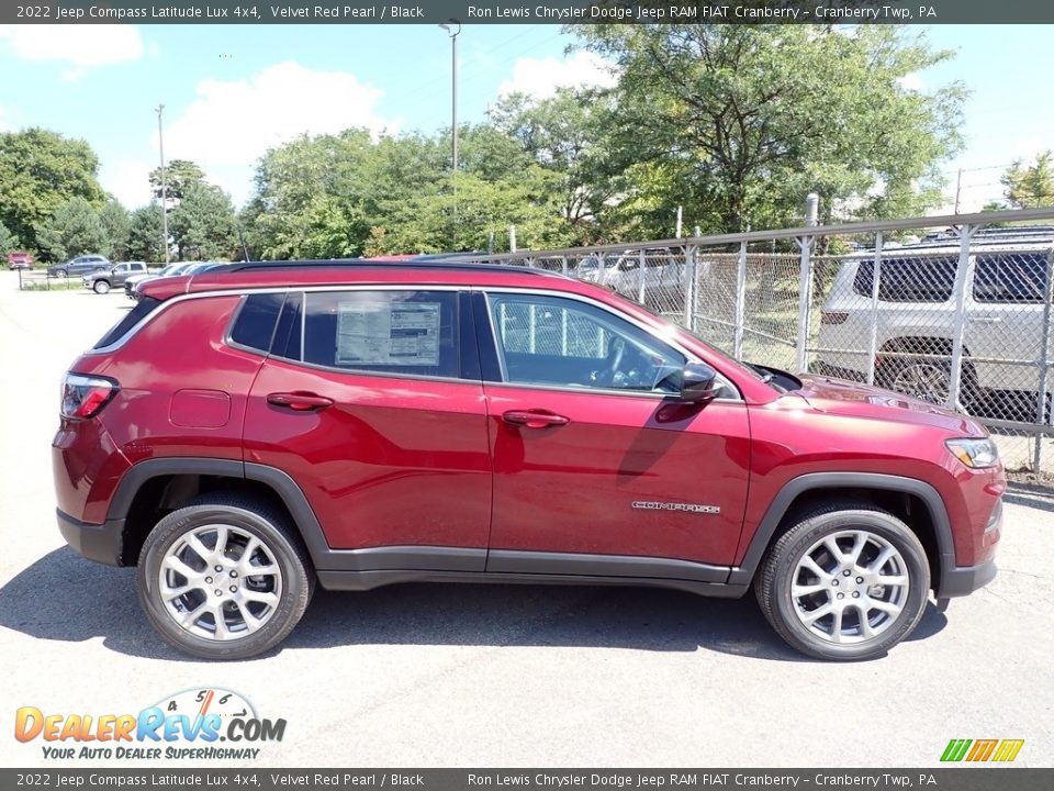 2022 Jeep Compass Latitude Lux 4x4 Velvet Red Pearl / Black Photo #6