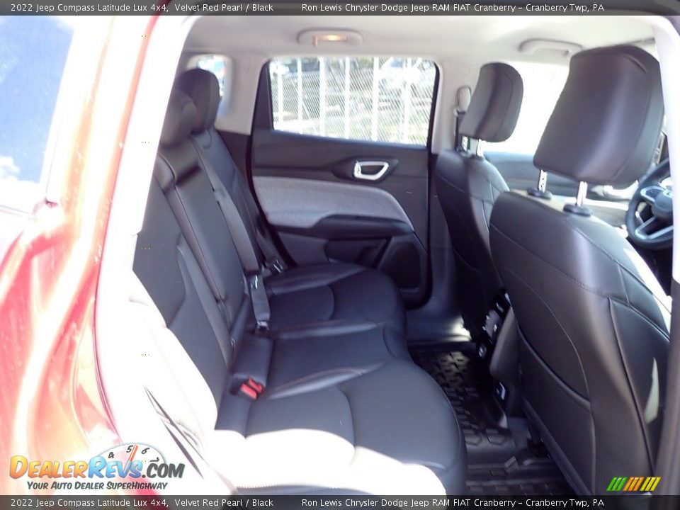 2022 Jeep Compass Latitude Lux 4x4 Velvet Red Pearl / Black Photo #11
