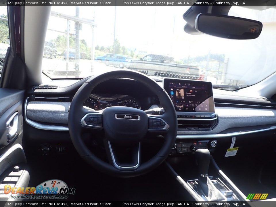 2022 Jeep Compass Latitude Lux 4x4 Velvet Red Pearl / Black Photo #13