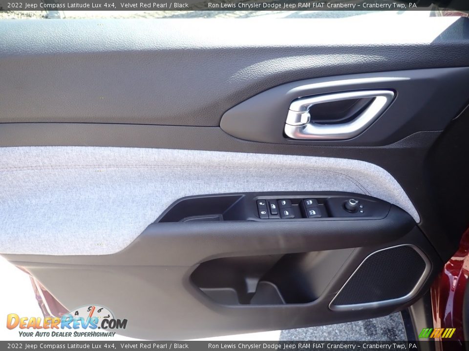 2022 Jeep Compass Latitude Lux 4x4 Velvet Red Pearl / Black Photo #15