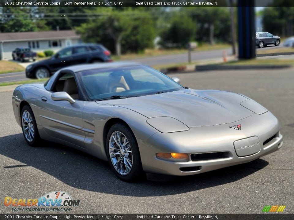 2001 Chevrolet Corvette Coupe Light Pewter Metallic / Light Gray Photo #2