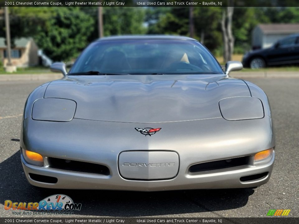 2001 Chevrolet Corvette Coupe Light Pewter Metallic / Light Gray Photo #3