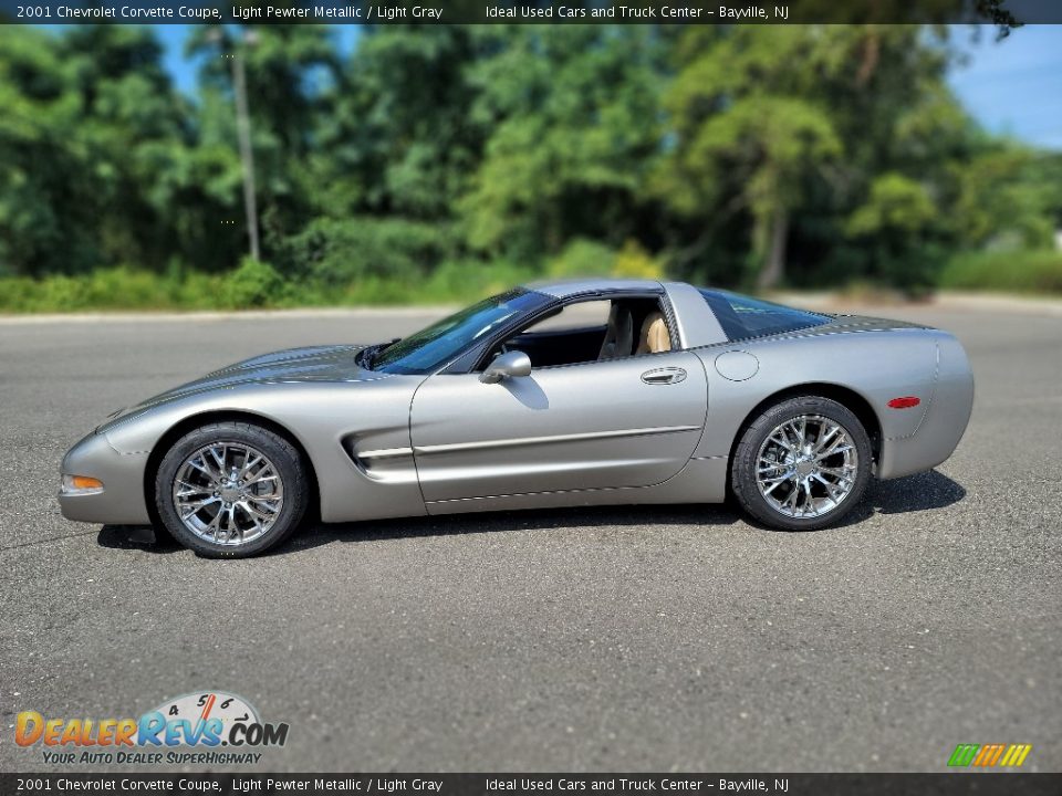 2001 Chevrolet Corvette Coupe Light Pewter Metallic / Light Gray Photo #4