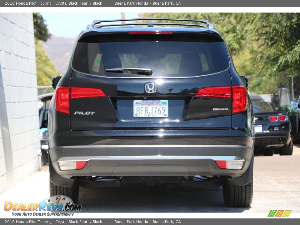 2018 Honda Pilot Touring Crystal Black Pearl / Black Photo #6