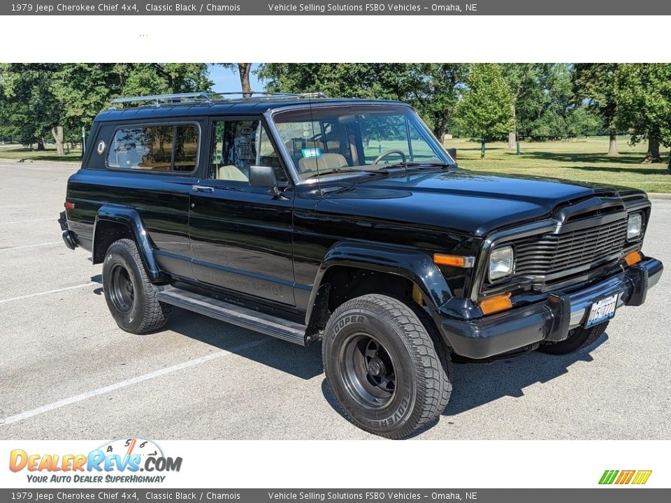 Front 3/4 View of 1979 Jeep Cherokee Chief 4x4 Photo #1