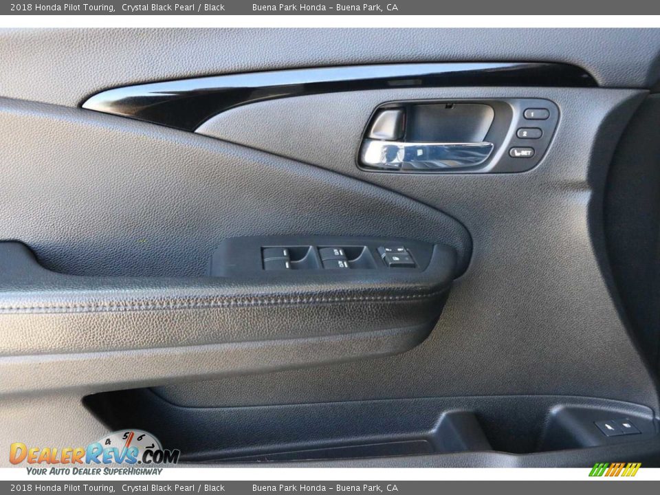 Door Panel of 2018 Honda Pilot Touring Photo #13