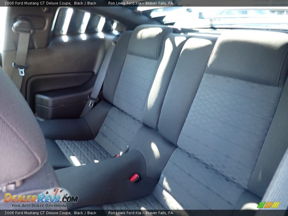 2006 Ford Mustang GT Deluxe Coupe Black / Black Photo #13