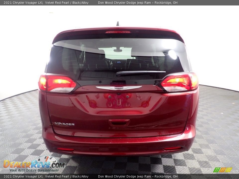2021 Chrysler Voyager LXI Velvet Red Pearl / Black/Alloy Photo #7