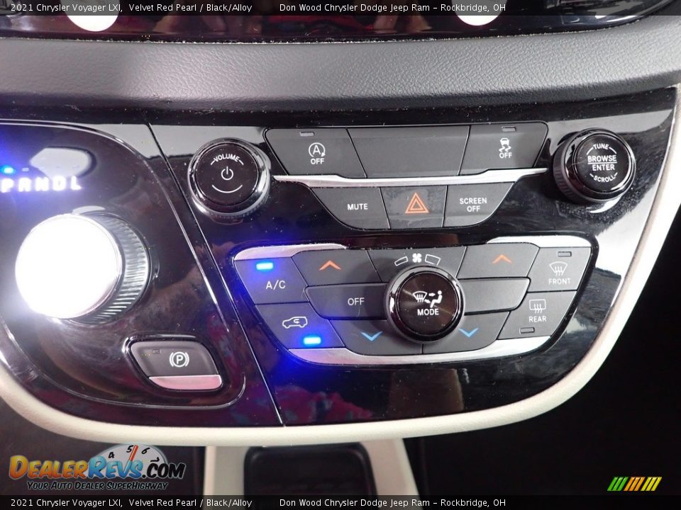 Controls of 2021 Chrysler Voyager LXI Photo #19