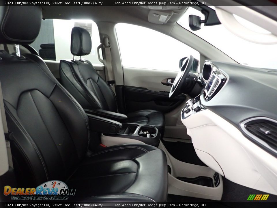 Front Seat of 2021 Chrysler Voyager LXI Photo #28