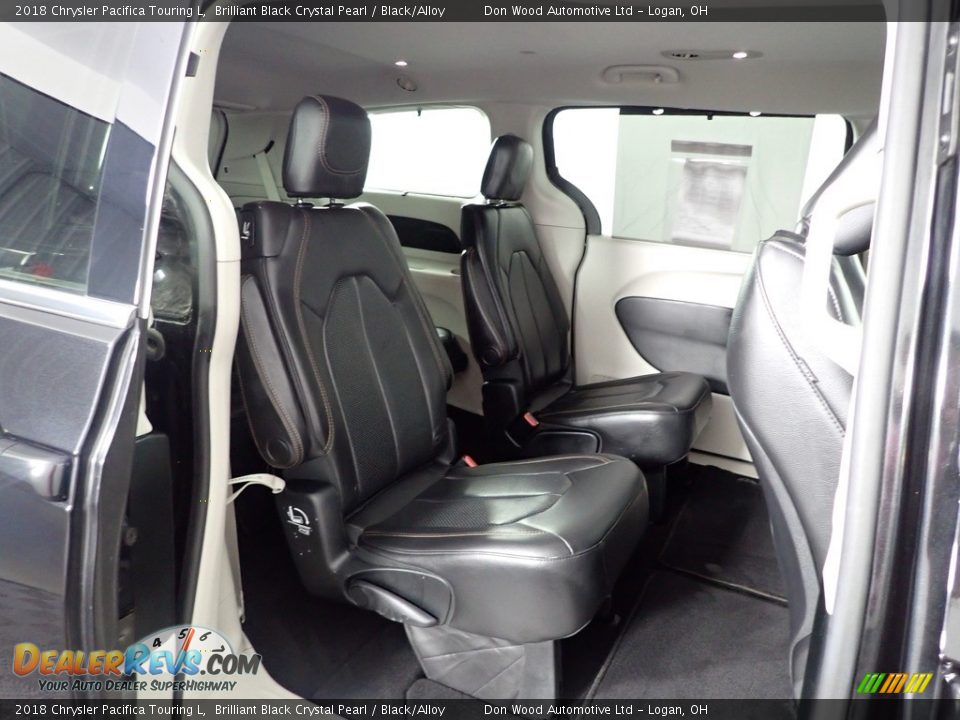 2018 Chrysler Pacifica Touring L Brilliant Black Crystal Pearl / Black/Alloy Photo #28
