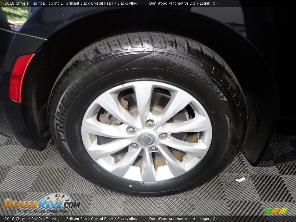 2018 Chrysler Pacifica Touring L Brilliant Black Crystal Pearl / Black/Alloy Photo #31