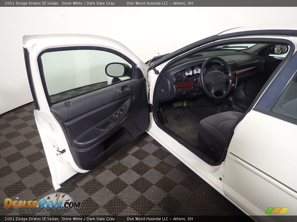 2001 Dodge Stratus SE Sedan Stone White / Dark Slate Gray Photo #15