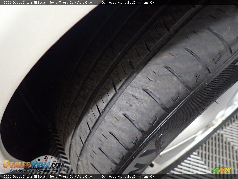 2001 Dodge Stratus SE Sedan Stone White / Dark Slate Gray Photo #30