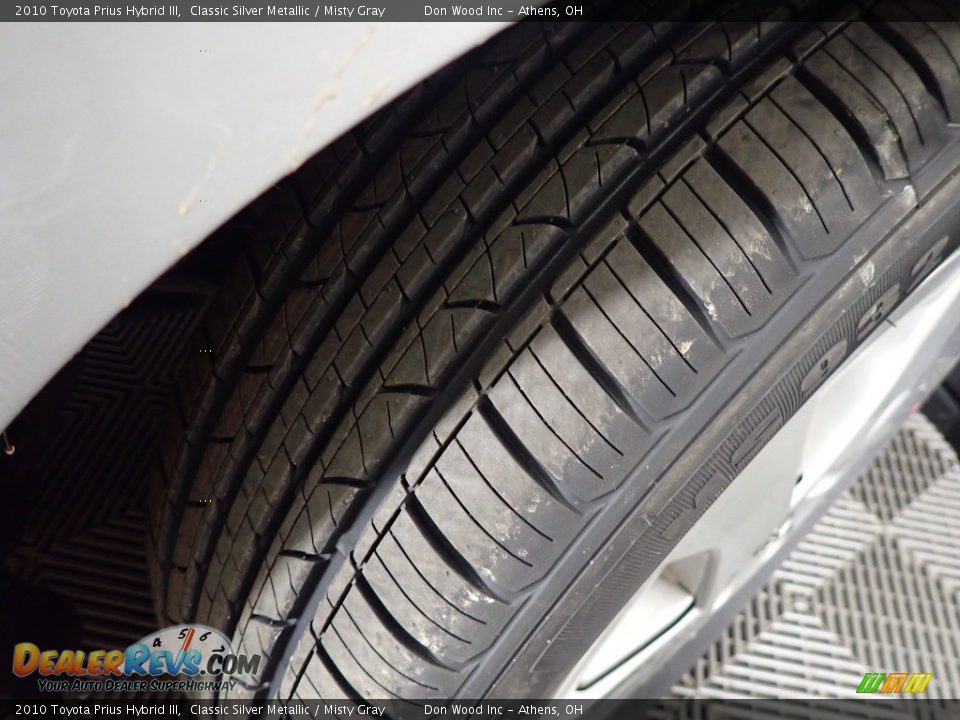 2010 Toyota Prius Hybrid III Classic Silver Metallic / Misty Gray Photo #32