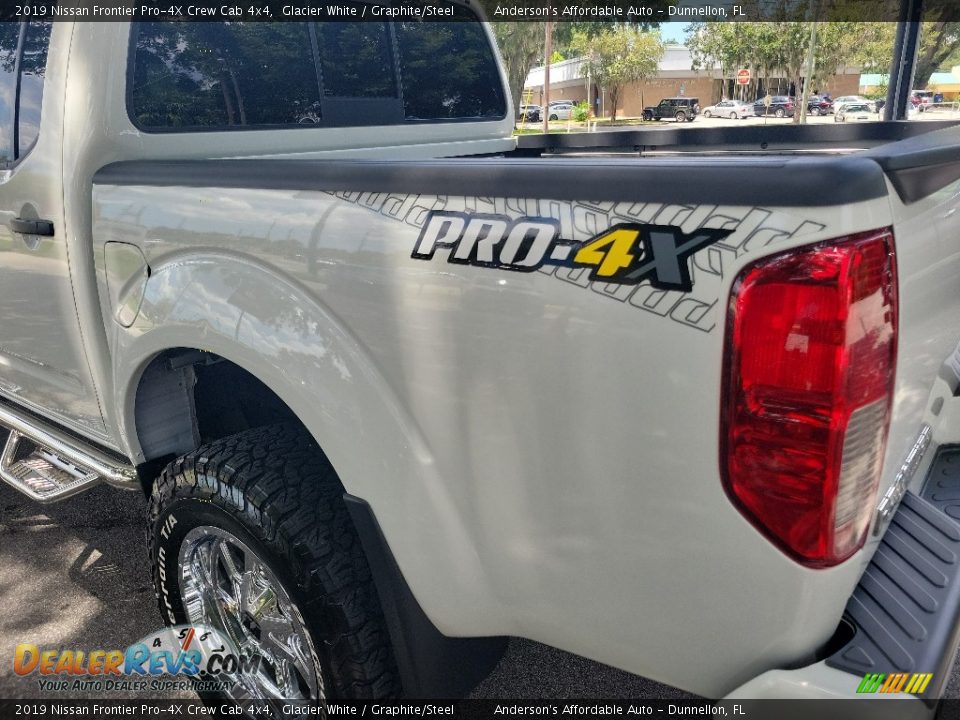 2019 Nissan Frontier Pro-4X Crew Cab 4x4 Logo Photo #10