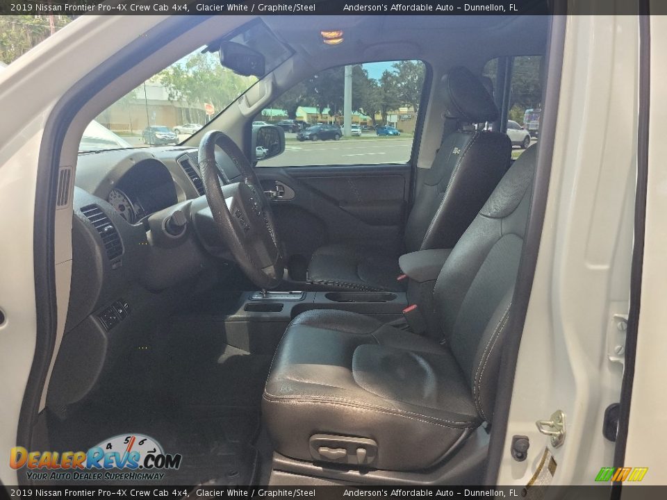 Front Seat of 2019 Nissan Frontier Pro-4X Crew Cab 4x4 Photo #17