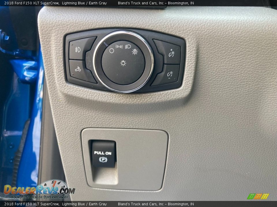Controls of 2018 Ford F150 XLT SuperCrew Photo #19