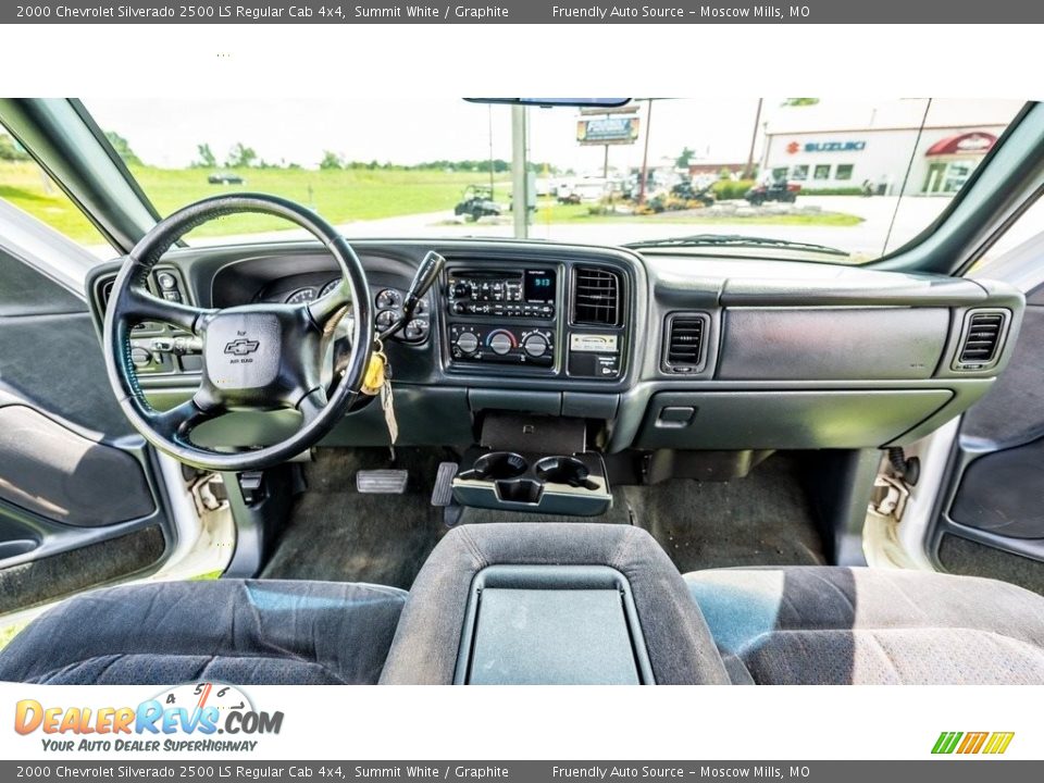 2000 Chevrolet Silverado 2500 LS Regular Cab 4x4 Summit White / Graphite Photo #18