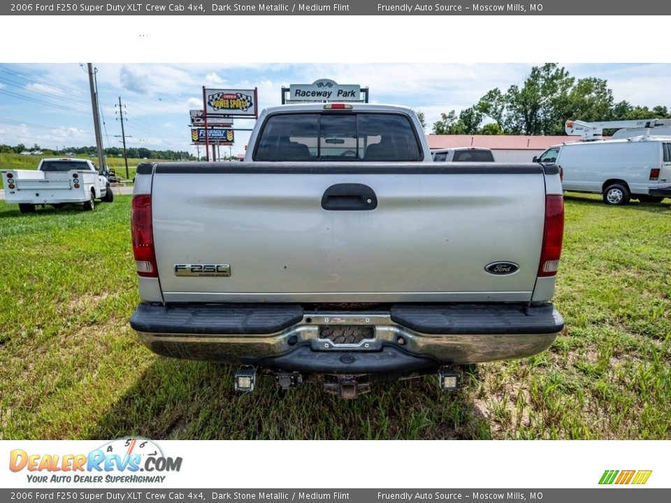 2006 Ford F250 Super Duty XLT Crew Cab 4x4 Dark Stone Metallic / Medium Flint Photo #5