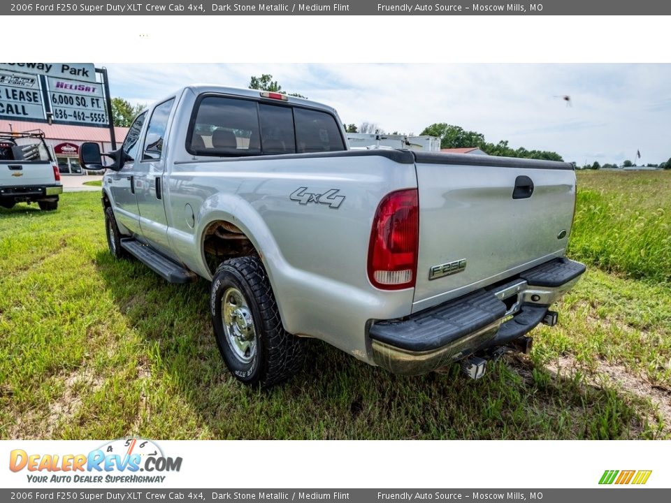 2006 Ford F250 Super Duty XLT Crew Cab 4x4 Dark Stone Metallic / Medium Flint Photo #6