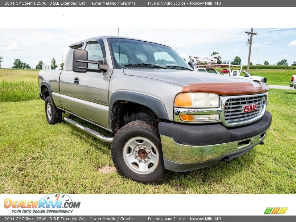 Front 3/4 View of 2001 GMC Sierra 2500HD SLE Extended Cab Photo #6