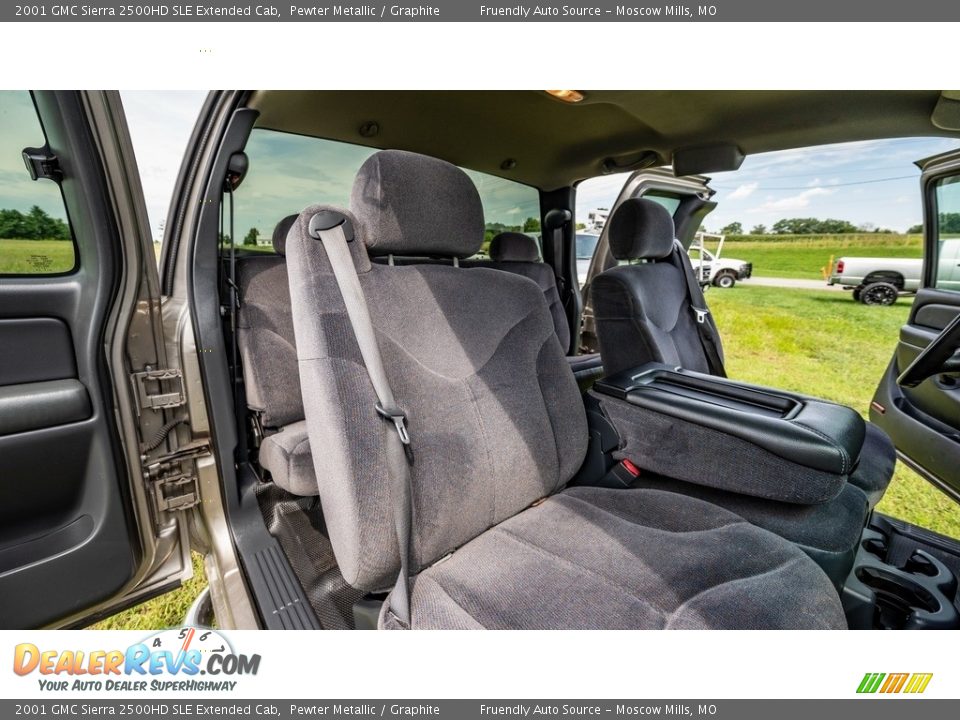 Front Seat of 2001 GMC Sierra 2500HD SLE Extended Cab Photo #7