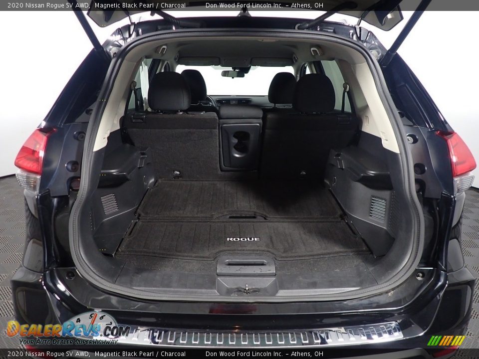 2020 Nissan Rogue SV AWD Magnetic Black Pearl / Charcoal Photo #17