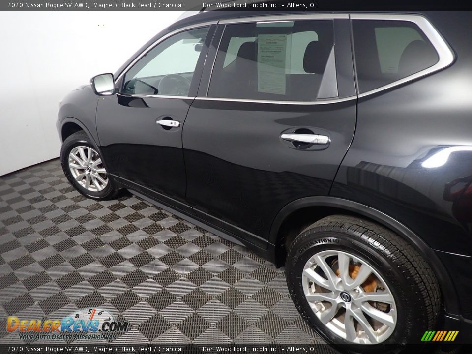 2020 Nissan Rogue SV AWD Magnetic Black Pearl / Charcoal Photo #20