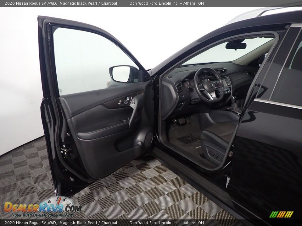 2020 Nissan Rogue SV AWD Magnetic Black Pearl / Charcoal Photo #22