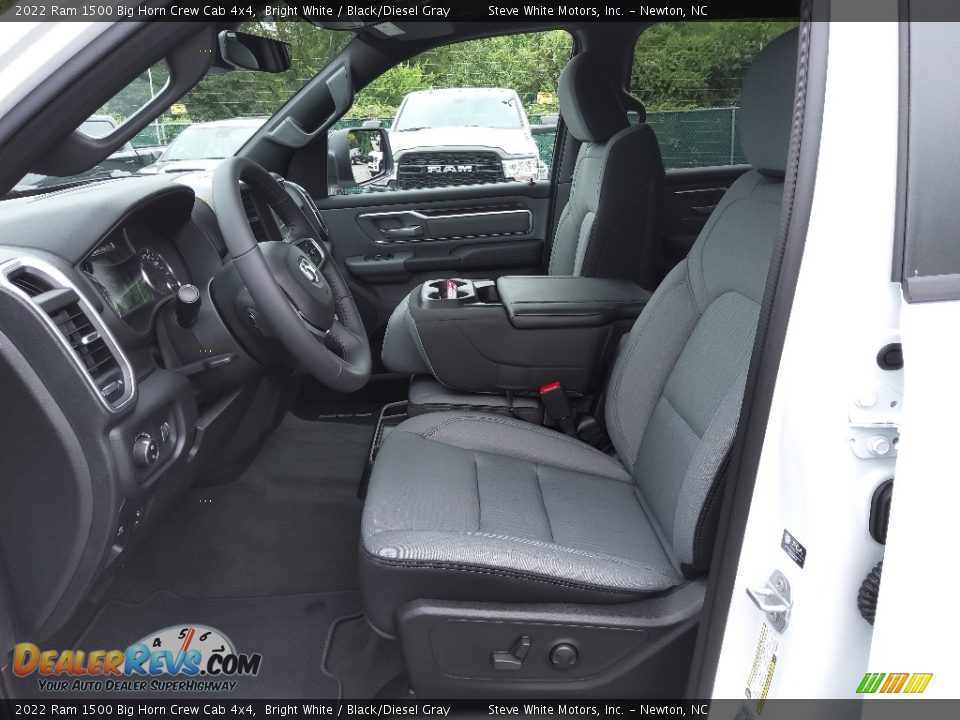 2022 Ram 1500 Big Horn Crew Cab 4x4 Bright White / Black/Diesel Gray Photo #11