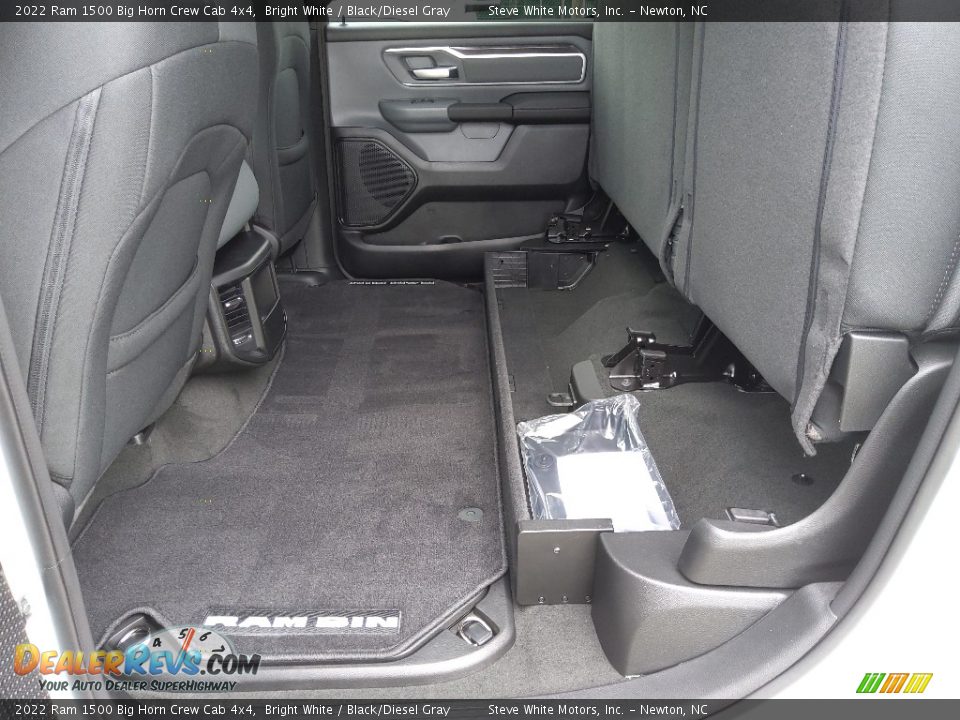 2022 Ram 1500 Big Horn Crew Cab 4x4 Bright White / Black/Diesel Gray Photo #15
