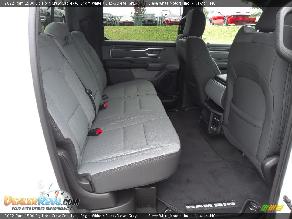 2022 Ram 1500 Big Horn Crew Cab 4x4 Bright White / Black/Diesel Gray Photo #16