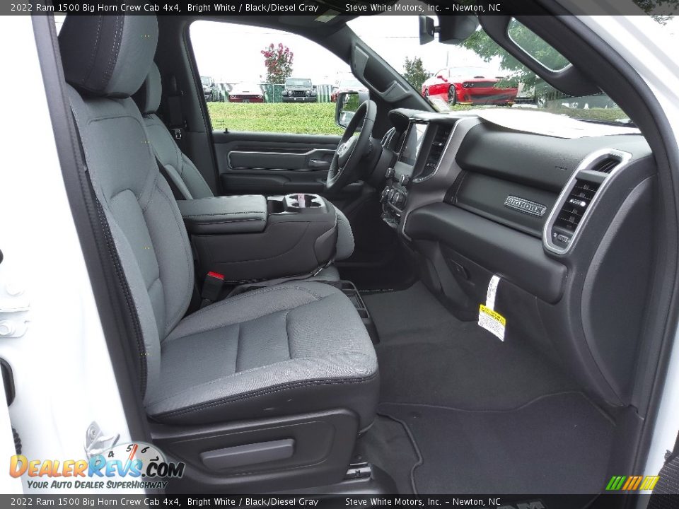 2022 Ram 1500 Big Horn Crew Cab 4x4 Bright White / Black/Diesel Gray Photo #17