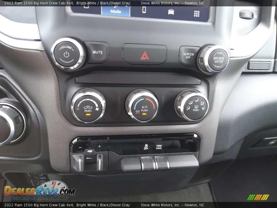 2022 Ram 1500 Big Horn Crew Cab 4x4 Bright White / Black/Diesel Gray Photo #25