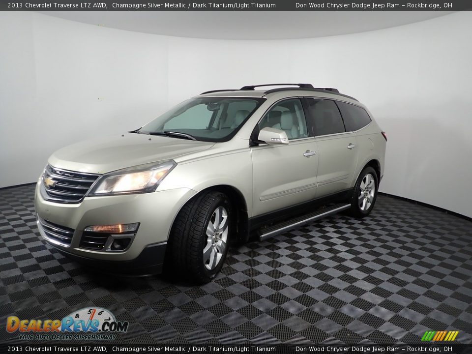 2013 Chevrolet Traverse LTZ AWD Champagne Silver Metallic / Dark Titanium/Light Titanium Photo #10