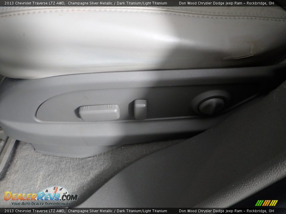 2013 Chevrolet Traverse LTZ AWD Champagne Silver Metallic / Dark Titanium/Light Titanium Photo #18