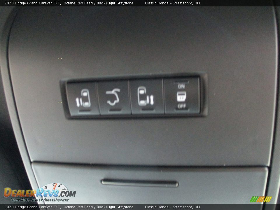 2020 Dodge Grand Caravan SXT Octane Red Pearl / Black/Light Graystone Photo #17