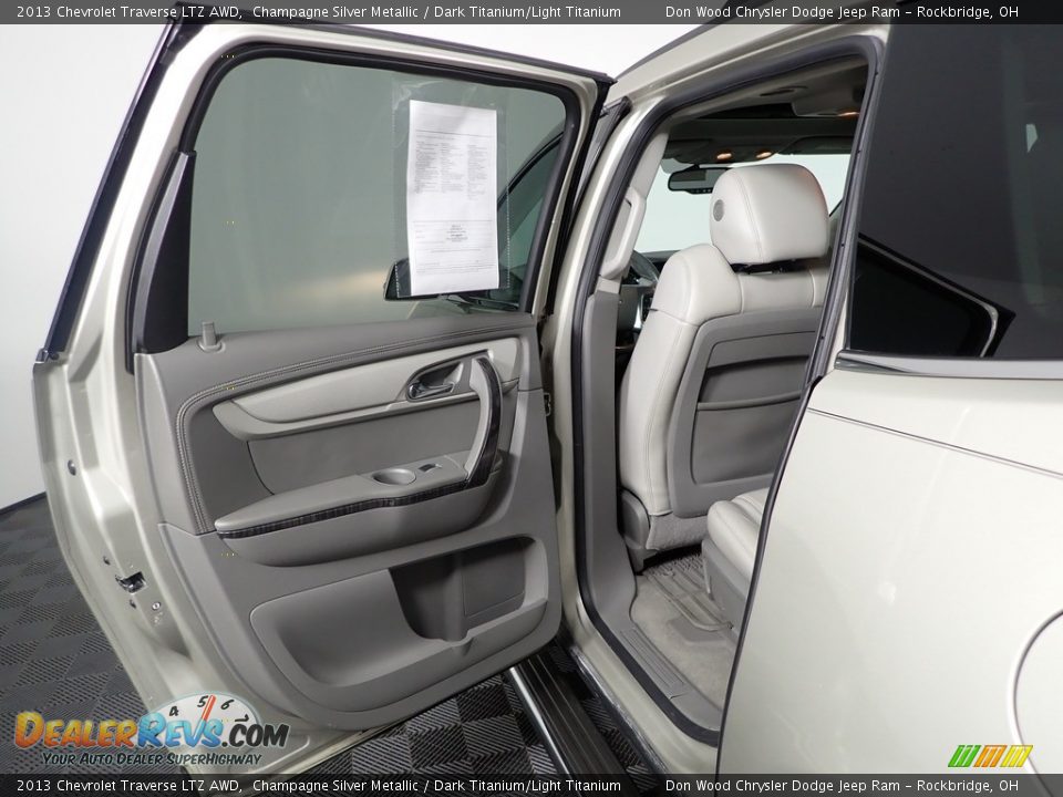 2013 Chevrolet Traverse LTZ AWD Champagne Silver Metallic / Dark Titanium/Light Titanium Photo #28