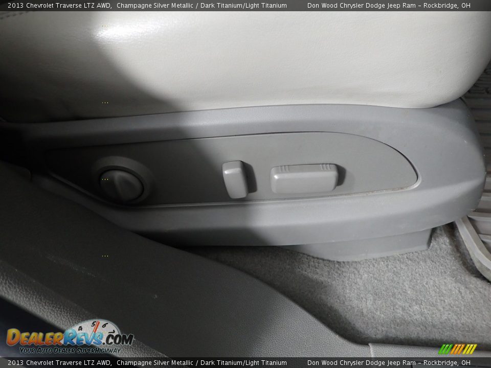2013 Chevrolet Traverse LTZ AWD Champagne Silver Metallic / Dark Titanium/Light Titanium Photo #34
